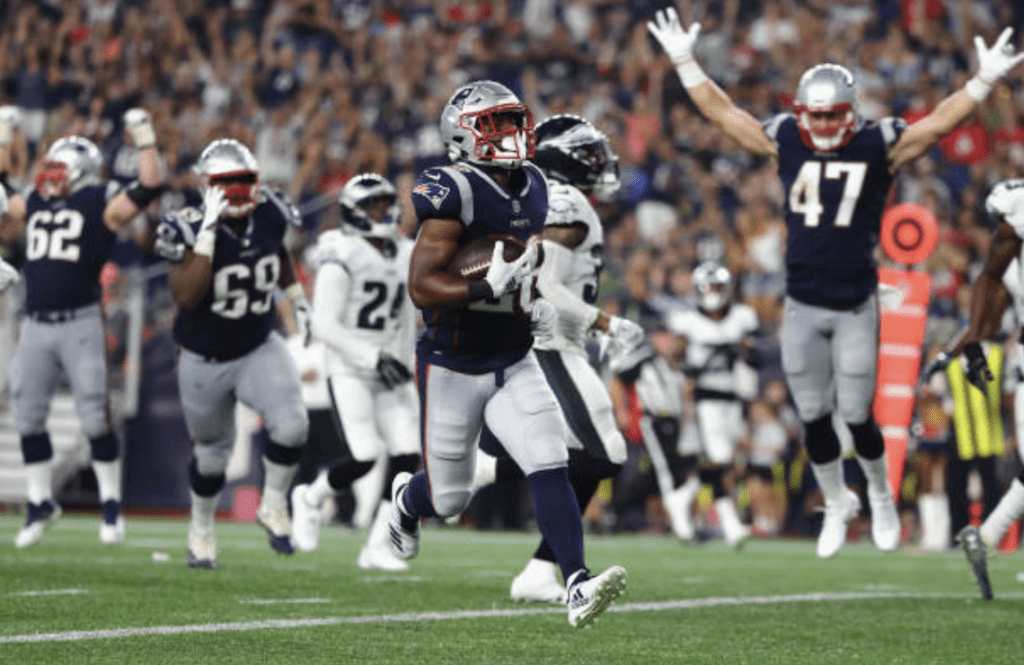 Ja’Whaun Bentley, Adrian Clayborn, Tom Brady Light It Up As Patriots Romp Past Eagles, 37-20