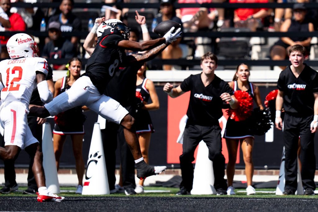 Bearcats Beat: Bearcats Show True Colors In Complete Domination of Houston, 34-0