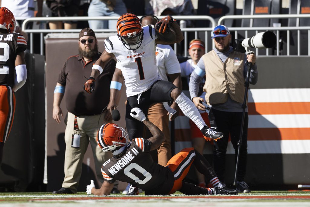 Bengals Beat: With Sights Set on 1,500 yards and Winning, Ja’Marr Chase Is All About The Big Picture ‘I’m playing pretty lit right now’